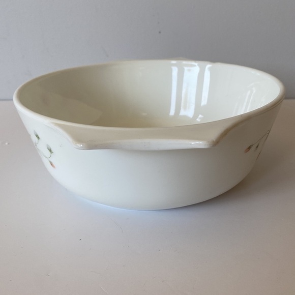 VINTAGE Pyrex floral "Emily Spring Garden" casserole dish - Picture 10 of 13